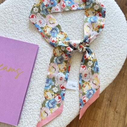 jedwabny szalik apaszka w kwiaty